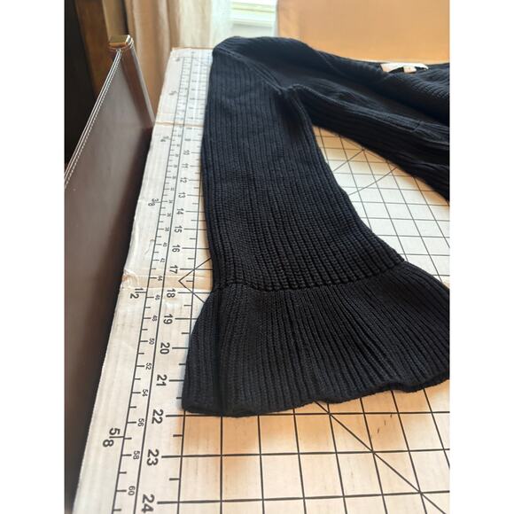 NWT Callahan Black Off Shoulder Slouchy Bell Sleeve Cotton Knit Sweater V Neck S - Picture 8 of 9